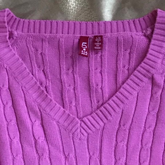 V-Neck 3/4 Length Pink Sweater - Picture 3 of 3